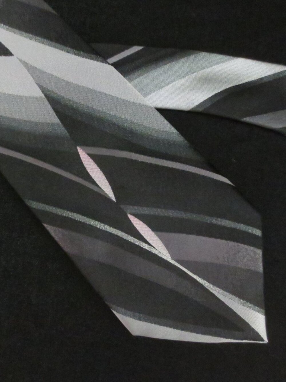 NEW Pierre Cardin Necktie Black Gray Pink Classy Abstract Design Silk Men's OS